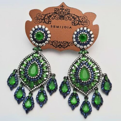 Brinco Chandelier com Pingentes de Gota Esmeralda Leitosa Cravejado de Tanzanita e de Zircônias Cristal em Banho de Ródio Negro