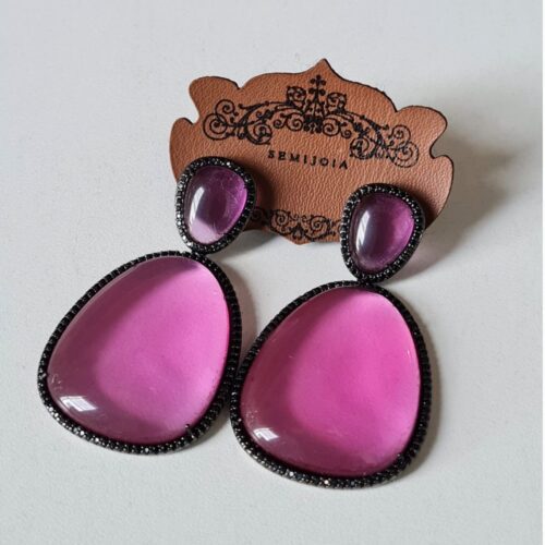 Brinco Cristal Oval Lapidação Cabochão Rubelita Cravejado de Zircônias Ônix em Banho de Ródio Negro