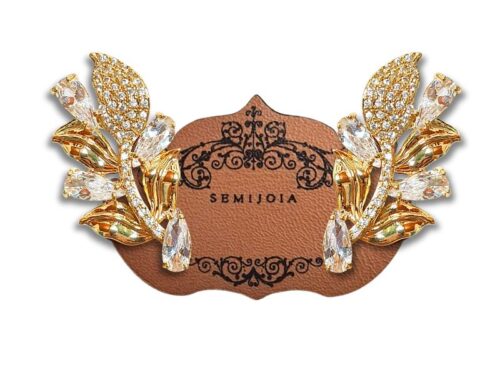 Brinco Ear Cuff Gotas de Cristais Transparentes e Folhas Cravejadas de Zircônias Transparentes com Piercing em Banho de Ouro Amarelo