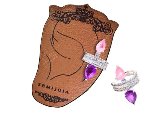 Piercing Fake Unilateral 2 Gotas Ametista e Turmalina Rosa Light Fusion Premium Cravejado de Baguetes e Zircônias Transparentes em Banho de Prata 925