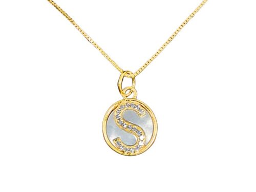 Colar Letra "S" Corrente Veneziana e Pingente Redondo de Madrepérola Cravejado de Zircônias Transparentes em Banho de Ouro Amarelo